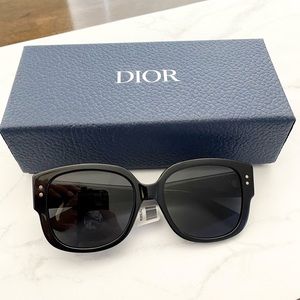 🚫SOLD🚫Dior Black Sunglasses